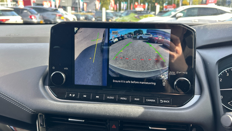 Nissan Qashqai 1.3 DiG-T MH N-Connecta 5dr Petrol Hatchback